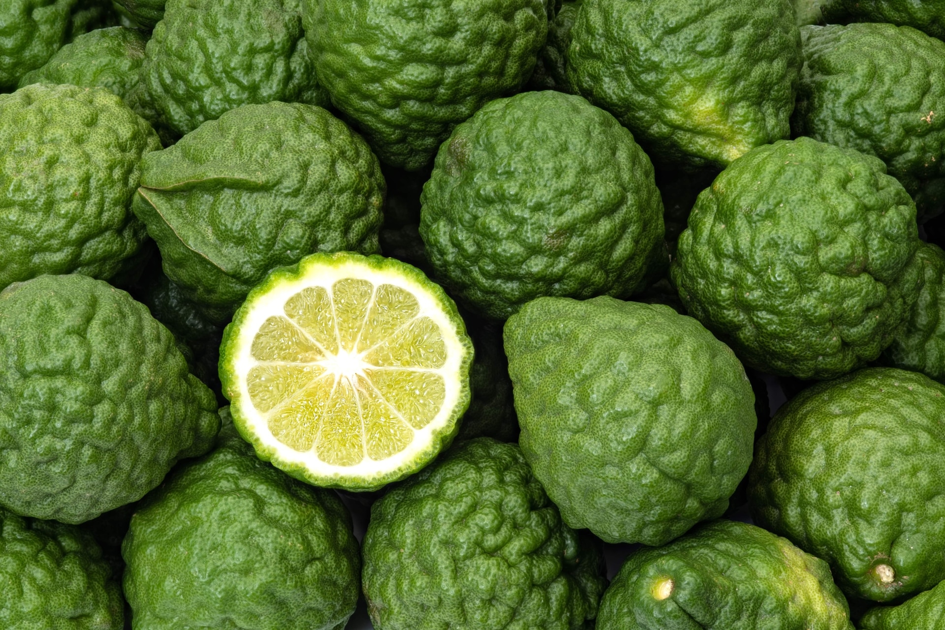 fruit combava empilées