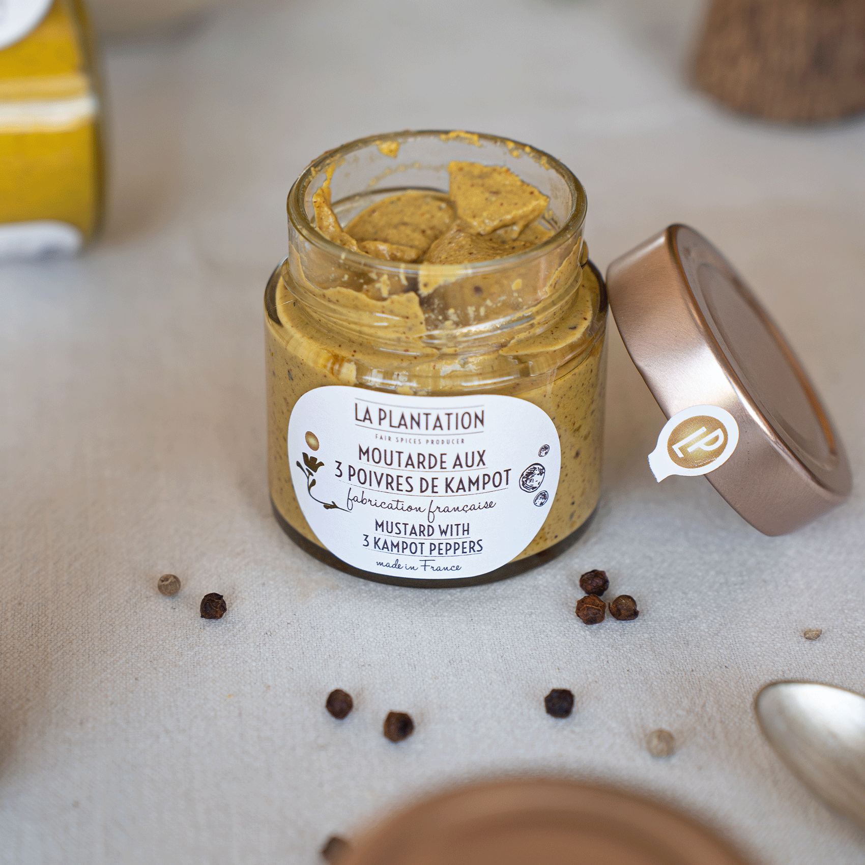 pot de moutarde aux 3 poivres et grains de poivres