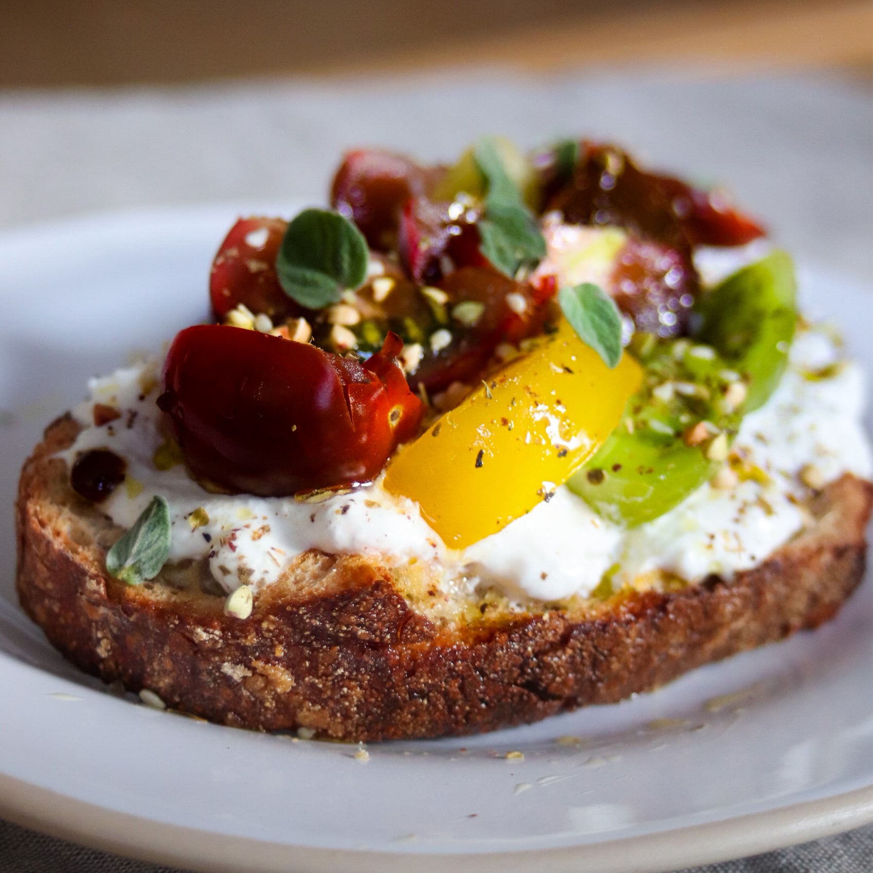 tartine de bruschetta et stracciatella