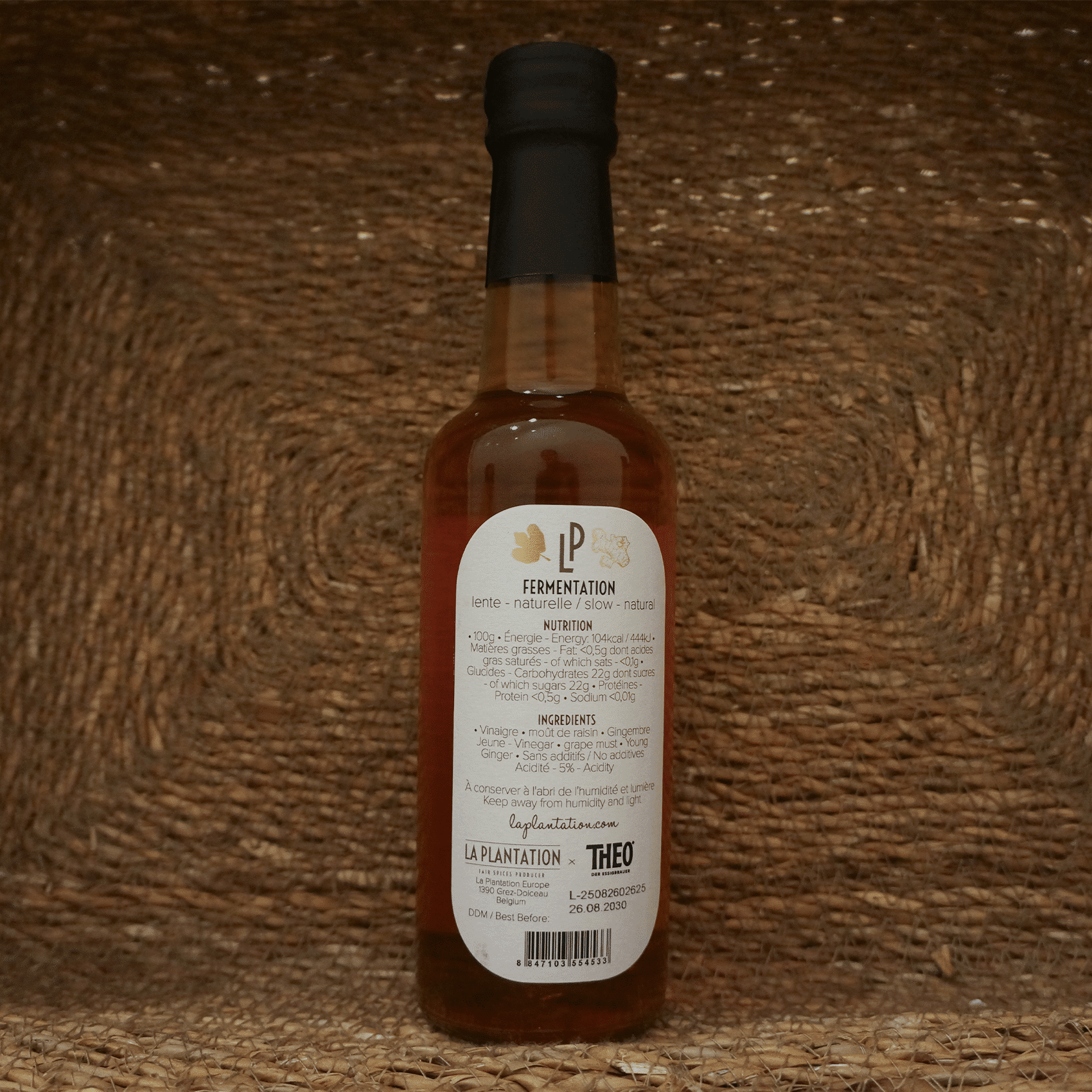 arrière d'une bouteille de vinaigre au gingembre