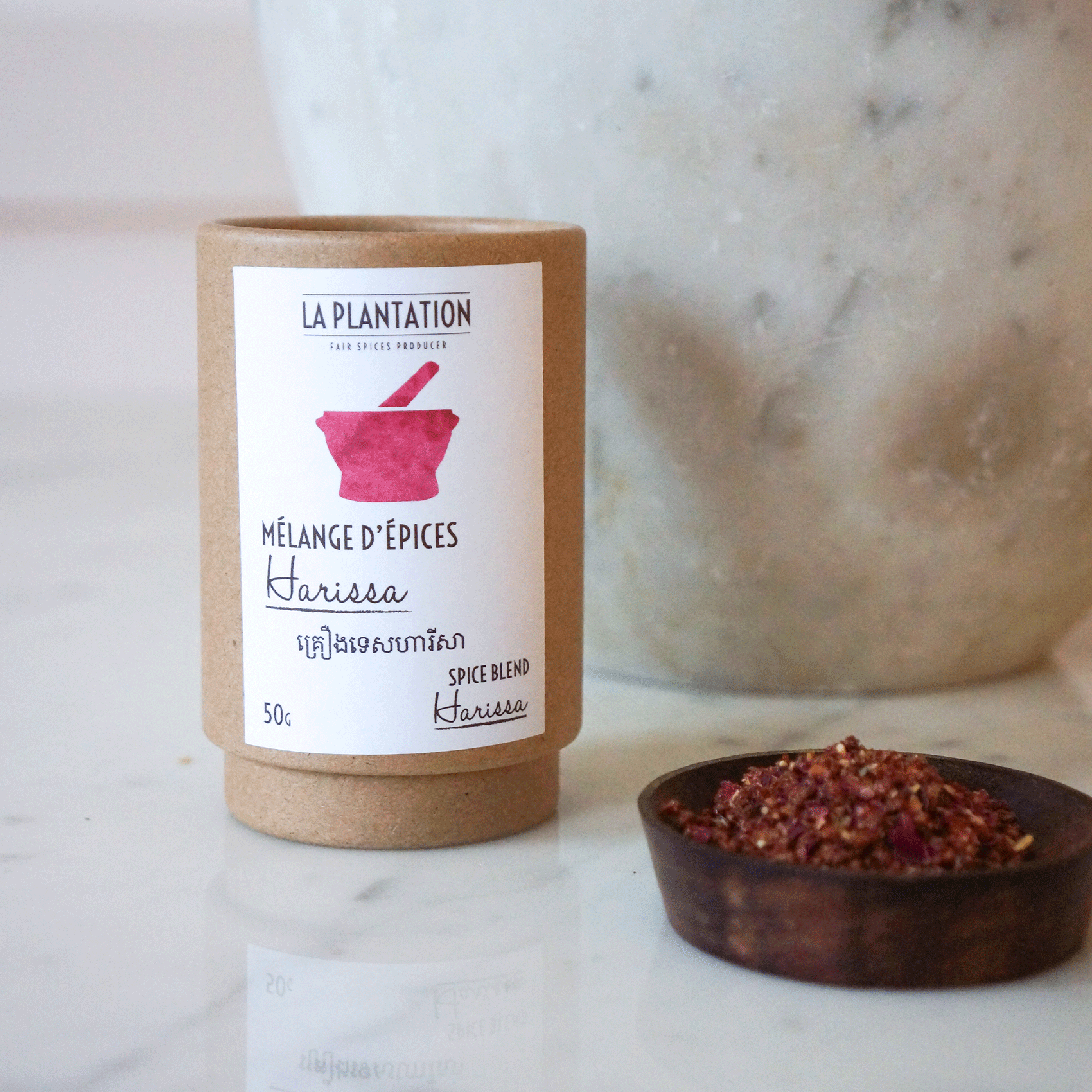 mélanges d'épices harissa à la rose dans un pot