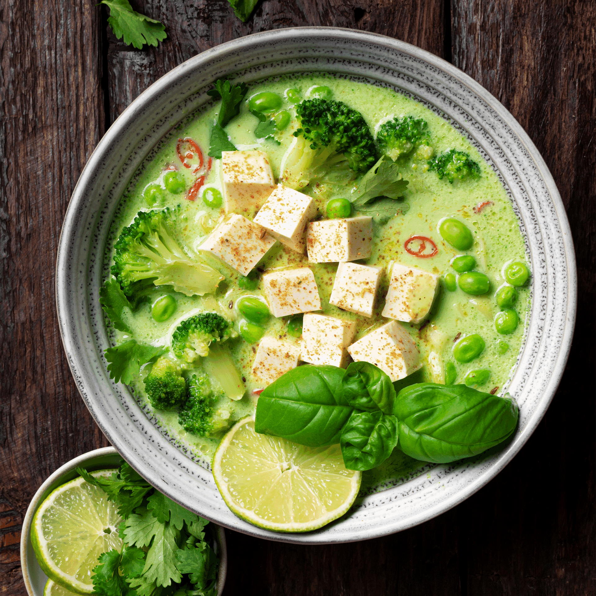 bouillon de légumes verts et tofu