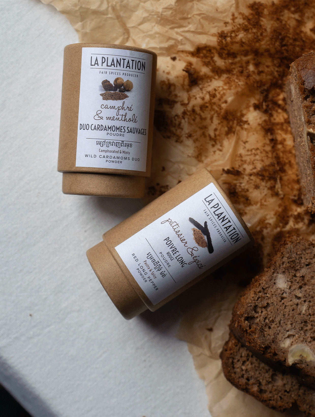 tubes de poivre long et cardamome